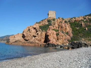 tour génoise de la baie d'Elbo, réserve de Scandola, Corse